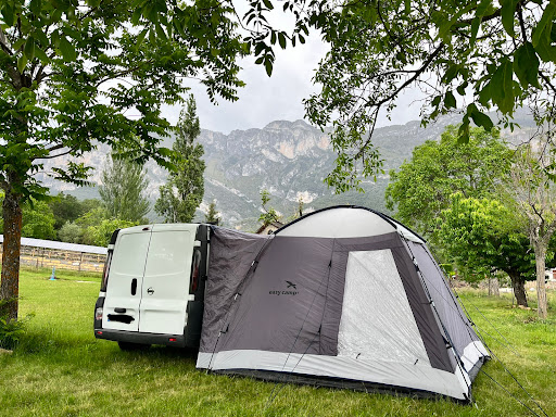 Acampada rural y área de autocaravanas El Plano - Thumbnail