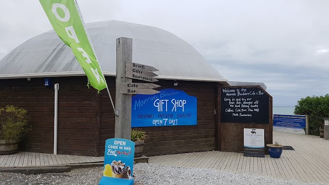 Moeraki Boulders Beach