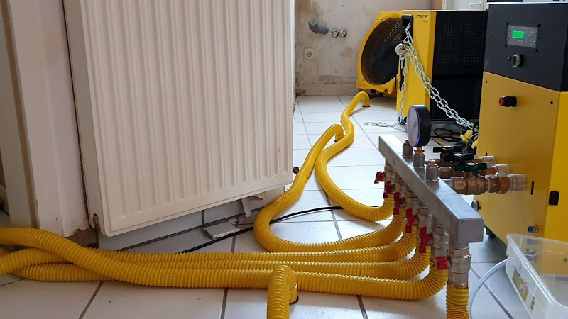 Wolfhard Wasserschadenhilfe | Leckortung, Bautrocknung und Sanierung