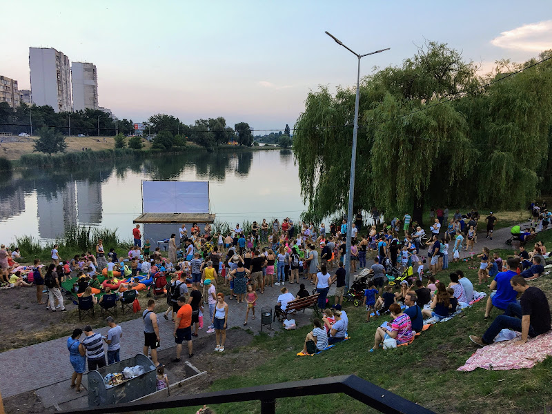 Кінотеатр на воді від гостя