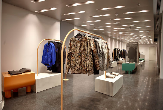 The department store brand clothes Au Pont Rouge by null