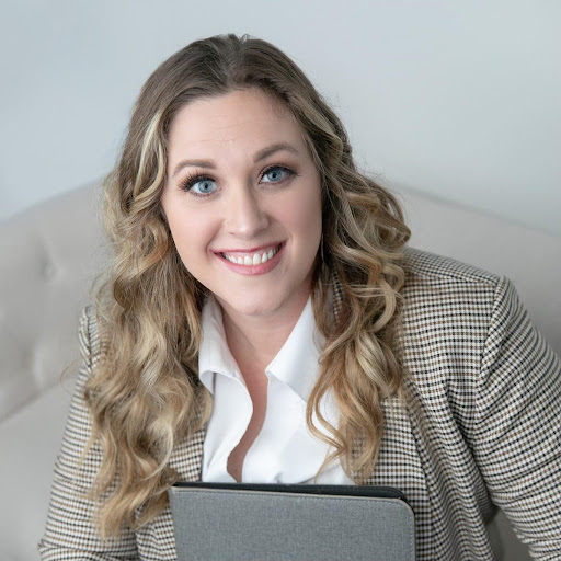 Courtney Newton, IL Broker- LG Realty