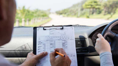 121 Somerset Driving School Logo