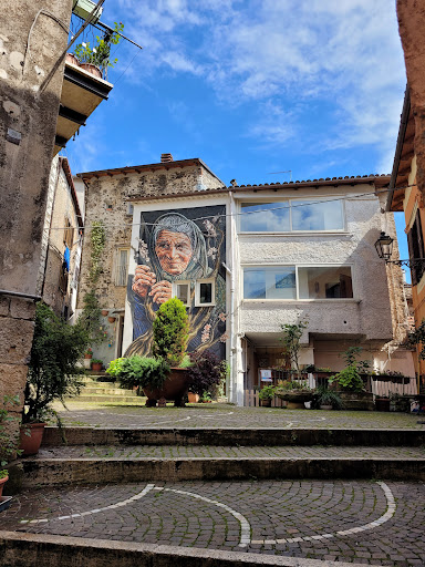 Finestra sulla Piazzeruola by Vera Bugatti - Thumbnail