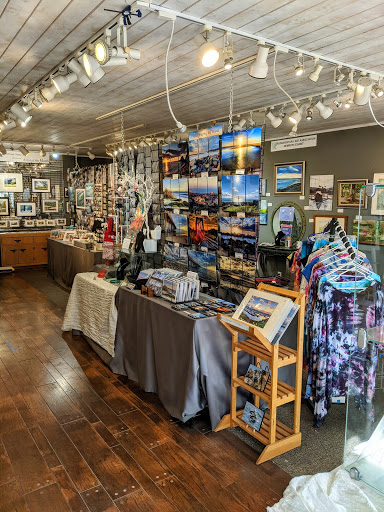Harbor Village Gallery & Gifts - Thumbnail