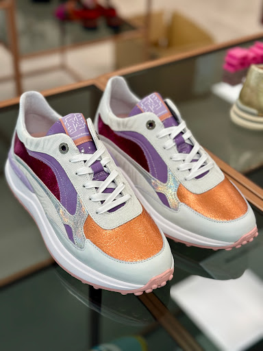 SHOE REPUBLIC - Thumbnail