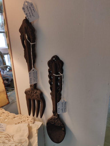 Country Home Antiques & Gifts - Thumbnail