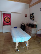 Courvoisier Hélène Reiki, Massages bien-être et hypnose à Frontenay
