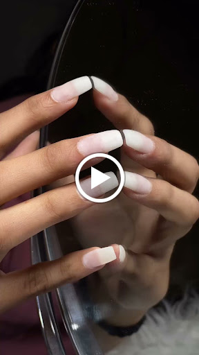 Embrace the perfect balance of elegance and sparkle with these nude pink glittery nails! Subtle y…