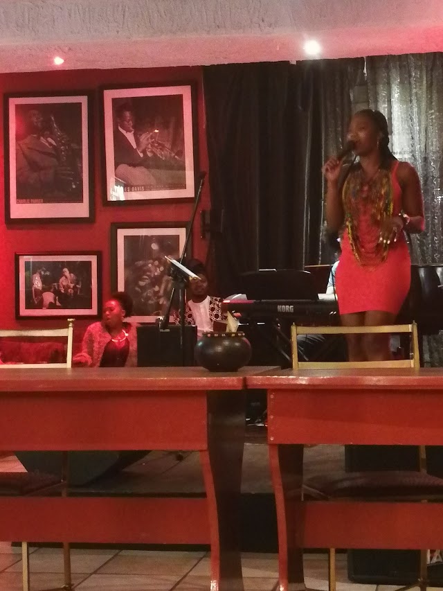 Niki's Oasis Restaurant & Jazz Bar