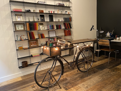 Louise Carmen by null