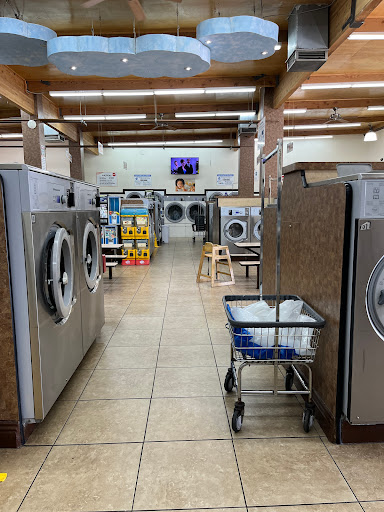 SUPERIOR LAVANDERIA COIN ONLY LAUNDRY - Thumbnail