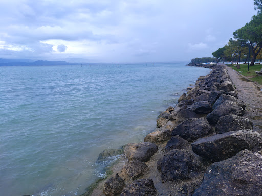 Spiaggia Lido di Lugana Sirmione Gallery - Italy