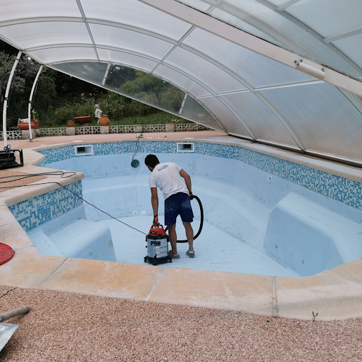 Photo de Aquitaine Rénovation Piscine à Sauveterre-de-Guyenne (33540)