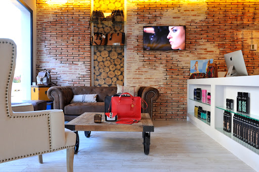 Status Hairdressing - Thumbnail