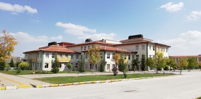 Kütahya Dumlupınar Üniversitesi Şehit Astsubay Ömer Halisdemir Kütüphanesi