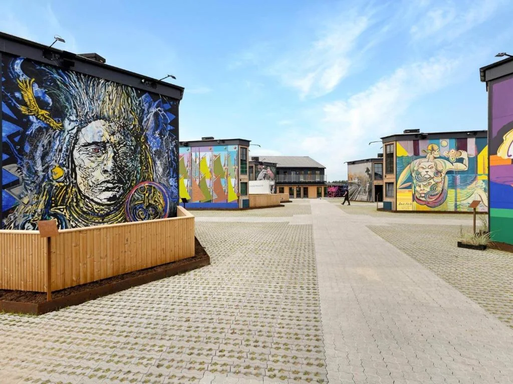 Fun Art Apartments