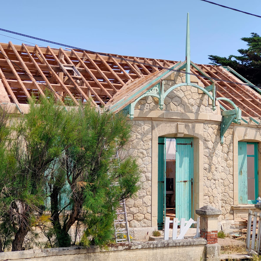 Photo de Tahri &amp; Fils | Rénovation de toiture | zingueur couvreur Bordeaux à Tresses (33370)