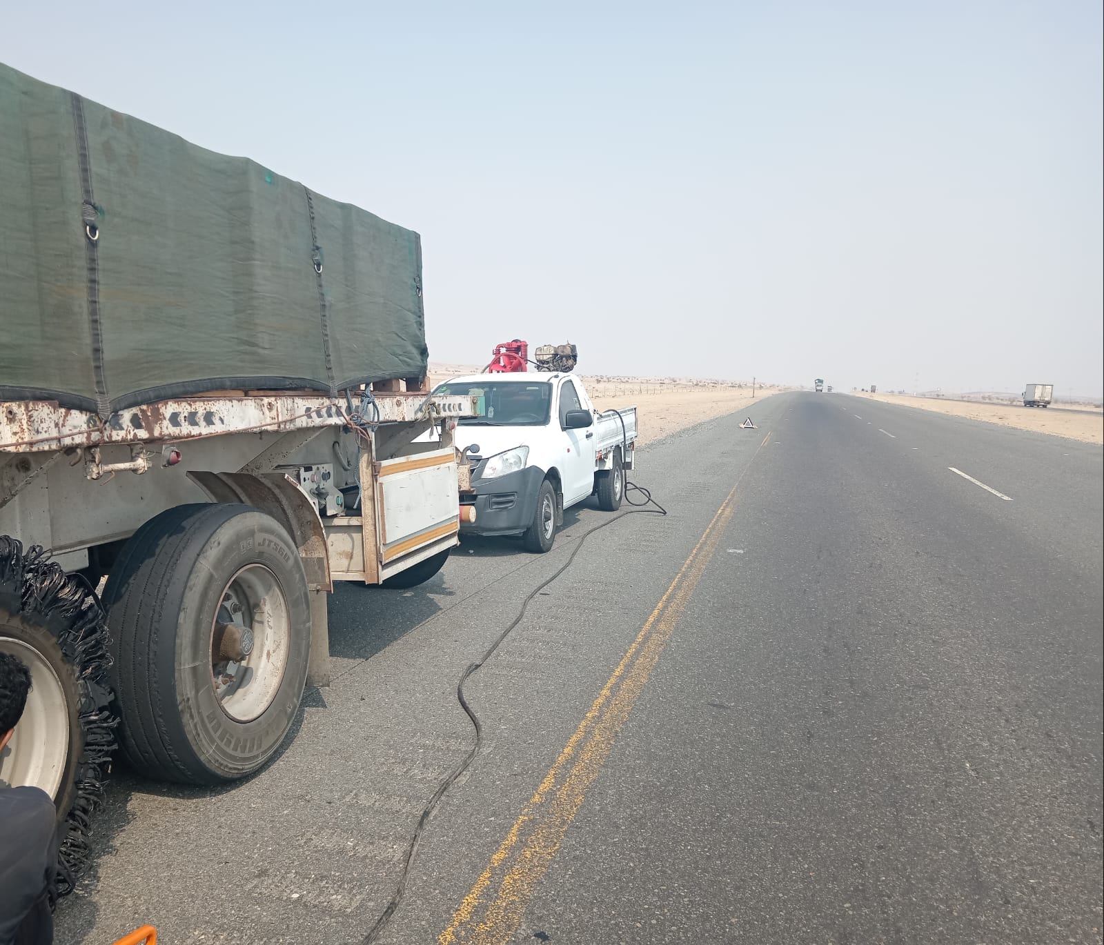 بنشر مروه المنهالي جميع انواع الشاحنات والمعدات يوجد لدينا بشر سفري - صورة 2