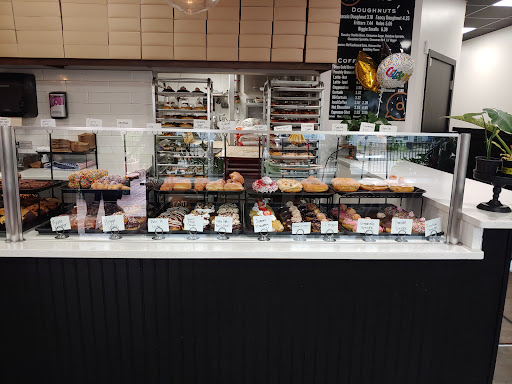 DG Doughnuts - Visual
