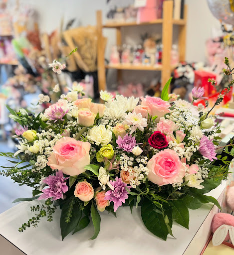 Liz Florist Gallery - Canada