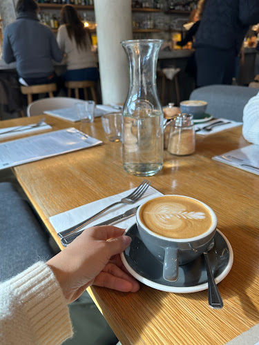 Caravan Bankside | Outdoor Dining, Takeaway & Coffee - London