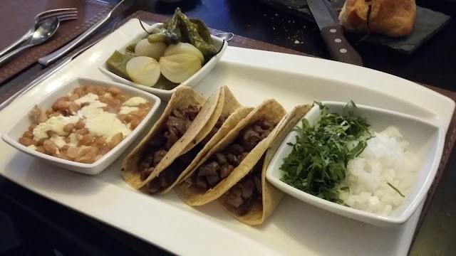Casa Valadez · Anfitrión & Gourmet
