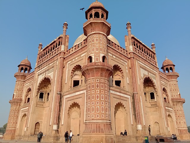 Safdarjung Tomb