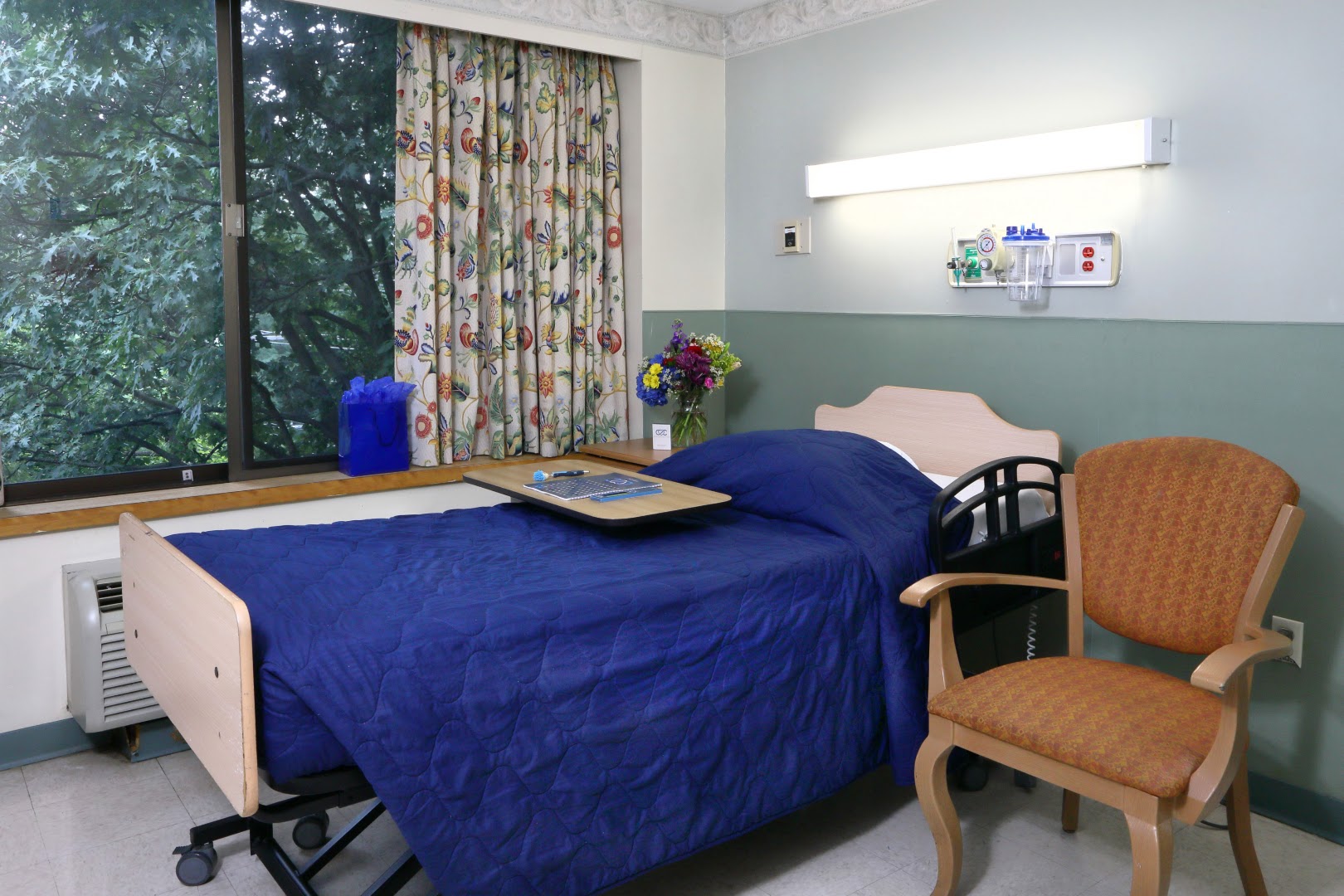 Complete Care at Multi - Medical Center - Photo 2