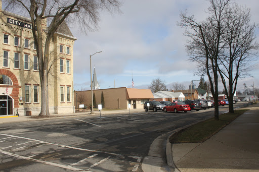 Dickason boulevard Public parking 1 Columbus, Wisconsin - Thumbnail