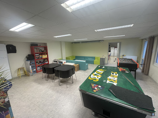 ESPACE JEUNES MUNICIPAL ROCHE LA MOLIERE