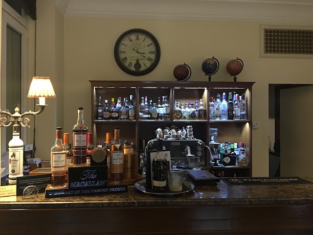 Alexander's Bar