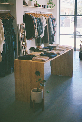 Resident Store - Visual