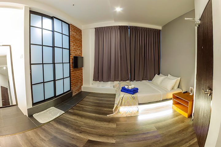 Roomies Suites by null