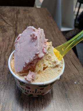 Fragola Gelateria, Author: Charles Haynes