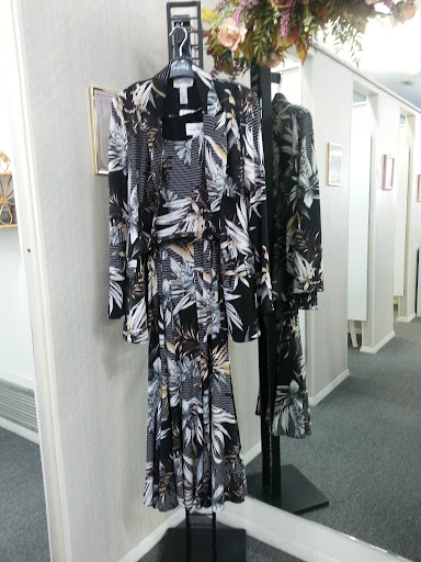 Almyra's Fashions For Ladies