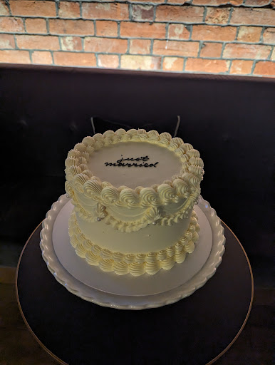 April's Baker - Visual