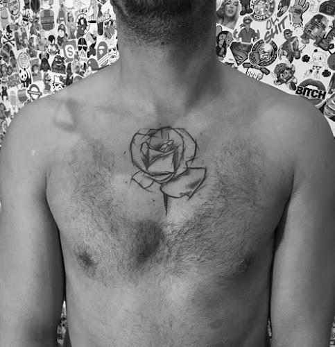 Split Tattoo & Piercing - Tours