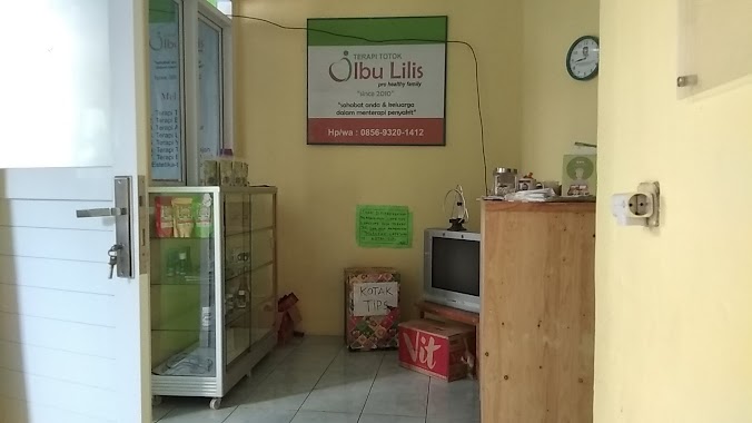 Klinik Totok Ibu Lilis, Author: Wiwid Wicaksono