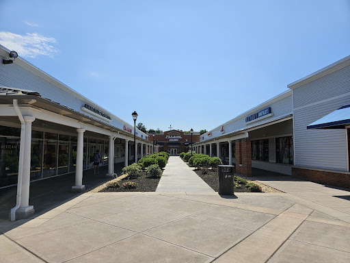 Leesburg Outlet Mall
