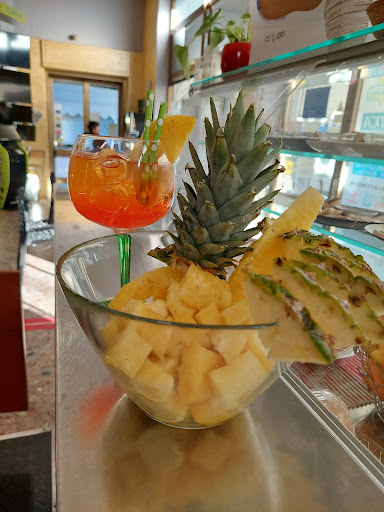 Divinity Café - Visual