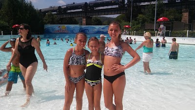 Mon Tsunami Wave Pool