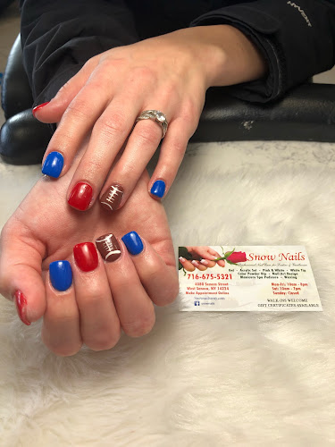 Snow Nails interior view