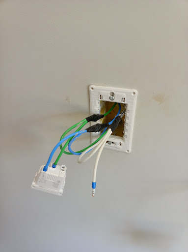 Iazul - Servicos De Eletrica