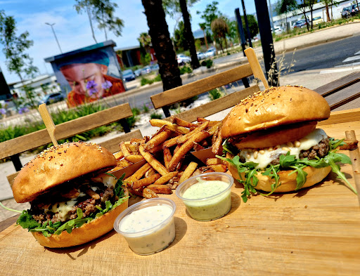 Photo 8 - O'VanBurger Food truck