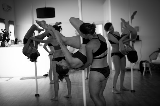 Tonic & Aerial Center Pole Dance Aix En Provence - Thumbnail