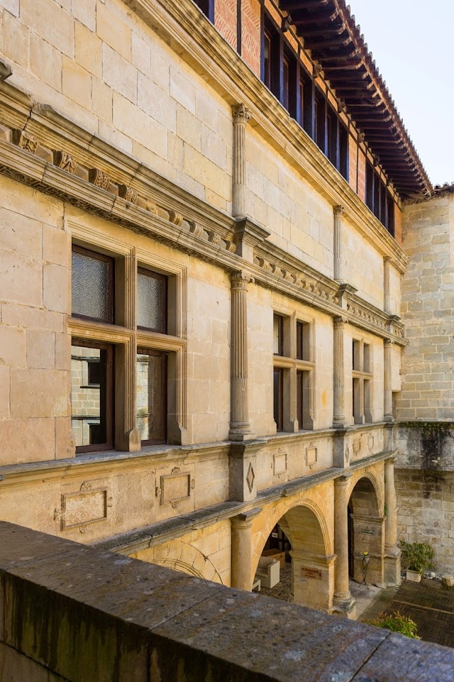 Château des Ducs de Joyeuse Hôtel et Restaurant