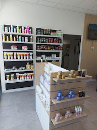 Photo n°23 de Jean-Marc Joubert à Biard (Magasin de perruques)