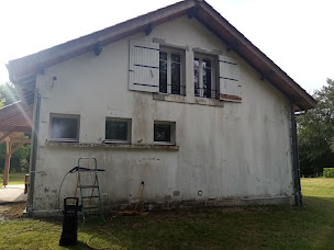 Photo n°18 de Un Vent de services Multiservices Jardin entretien de jardins et parcs peinture pose clôture pose terrasse nettoyage de toit à Saint-Julien-en-Born (Paysagiste)