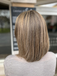 Photo n°19 de L'Atelier d Émilie à Buxerolles (Salon de coiffure)